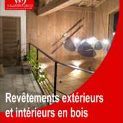 Revêtements en bois à l'intérieur et à l'extérieur.