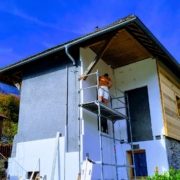 Erreurs courantes en rénovation de maisons, commerces, appartements et chalets Découvrez les erreurs fréquentes en rénovation et comment les éviter. Conseils pratiques pour rénover maisons, commerces, appartements et chalets