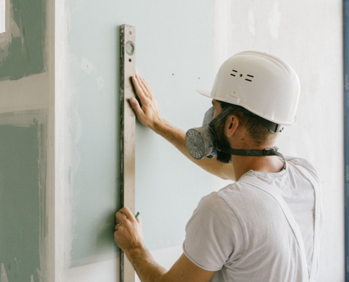 Confiez la rénovation et restauration de votre chalet ou appartement en Haute-Savoie à Valentina Déco. Travaux sur mesure, devis gratuit et garantie décennale.